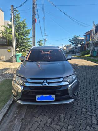 MITSUBISHI OUTLANDER 2.0 COMFORT 16V GASOLINA 4P AUTOMÁTICO MITSUBISHI OUTLANDER 2.0 COMFORT 16V GASOLINA 4P AUTOMÁTICO